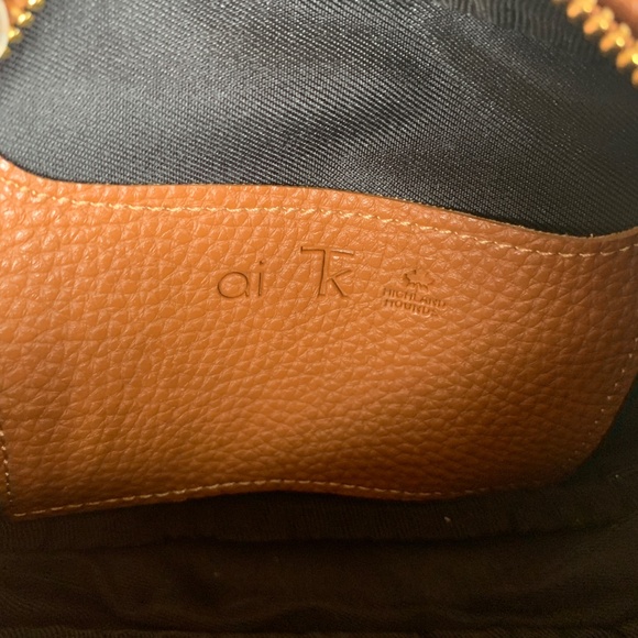 Ai Tk Crossbdy Brown Vegan Leather Purse Fanny Pack with Belt Loops Gold Accents - Picture 4 of 8